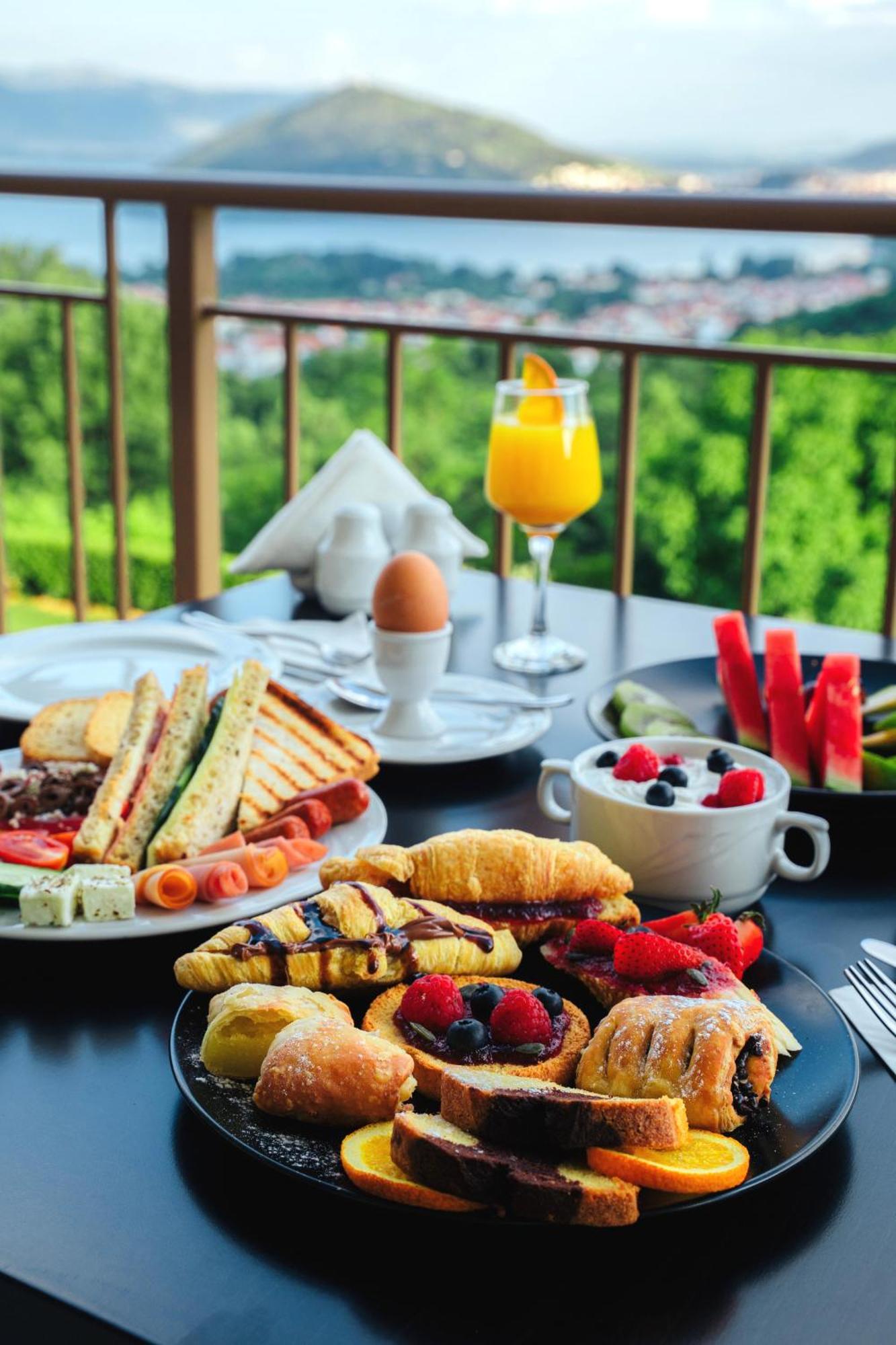 Enastron View Hotel Костур Екстериор снимка
