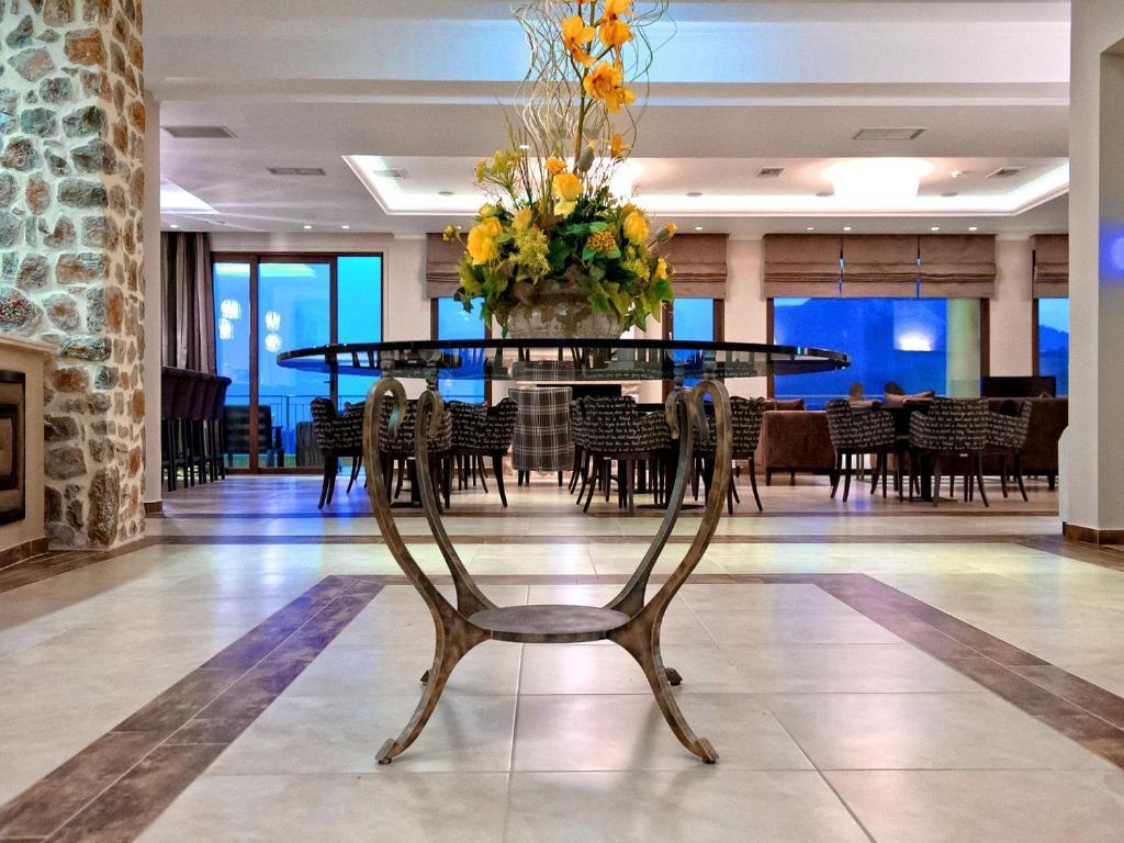 Enastron View Hotel Костур Екстериор снимка